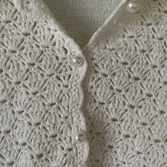 Basic Editions Vintage White Crochet Top with Scalloped Edges (Medium) - Picture 5 of 11